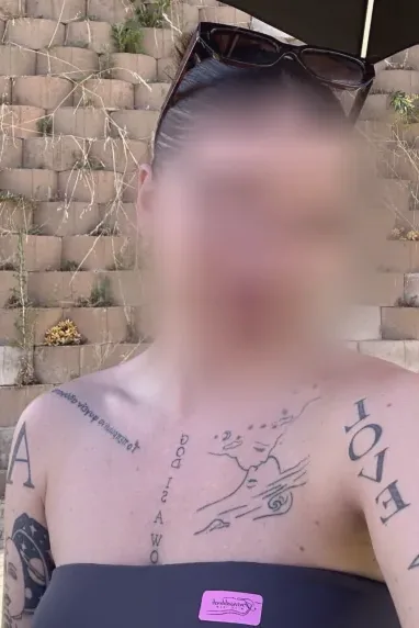 Andrea, 29