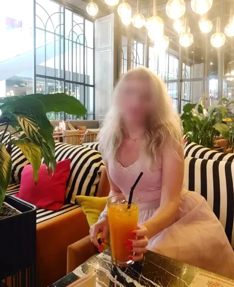 Bettina, 38
