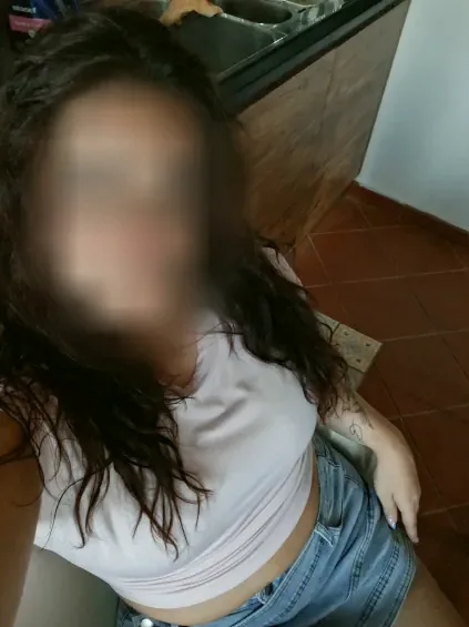 Emina, 31