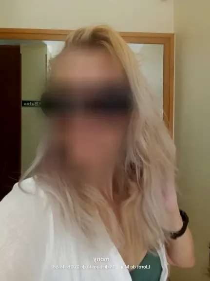 Eva, 39
