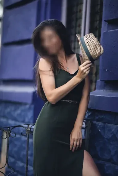 Fiona, 31