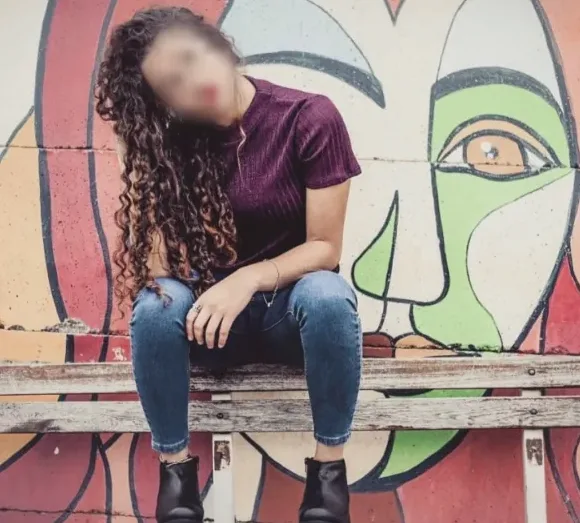 Ingrid, 32
