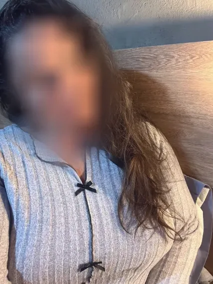 Kathrin, 33