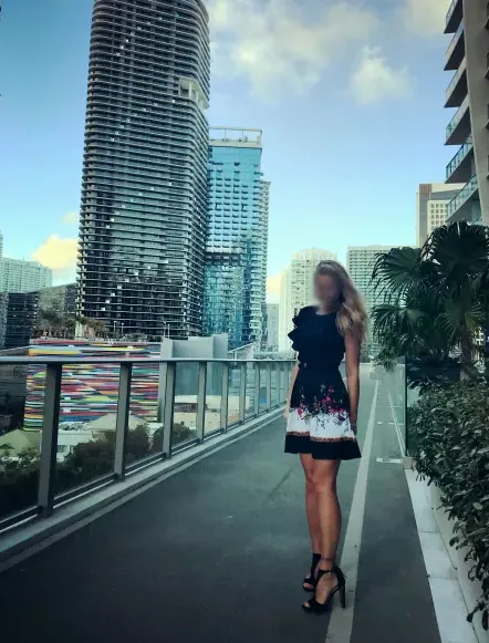 Mirela, 35