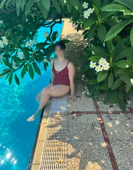 Pia, 33