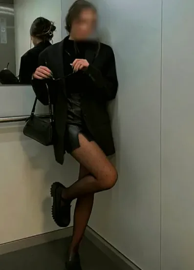 Sina, 24
